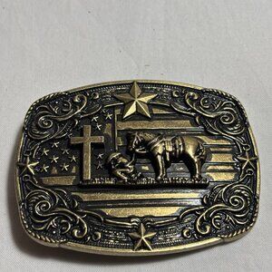 New Cowboy Western Belt Buckle Gold Tone Cowboy Praying Design Nice Detail